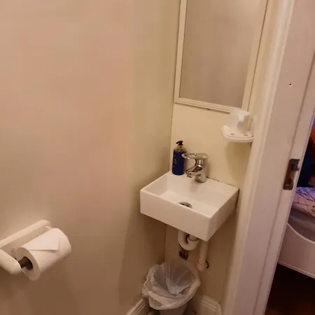 Centre Ensuite ホームステイ コーク